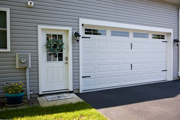 24/7 Emergency Garage Door Panel Replacement experts in Dunn County County, ND